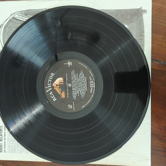 Harry Belafonte To Wish You A Merry Christmas LP - Picture 5 of 6